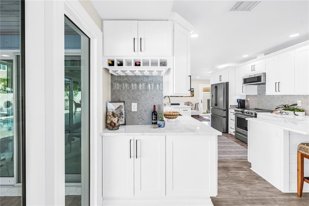 For Sale: $1,089,000 (3 beds, 2 baths, 2005 Square Feet)