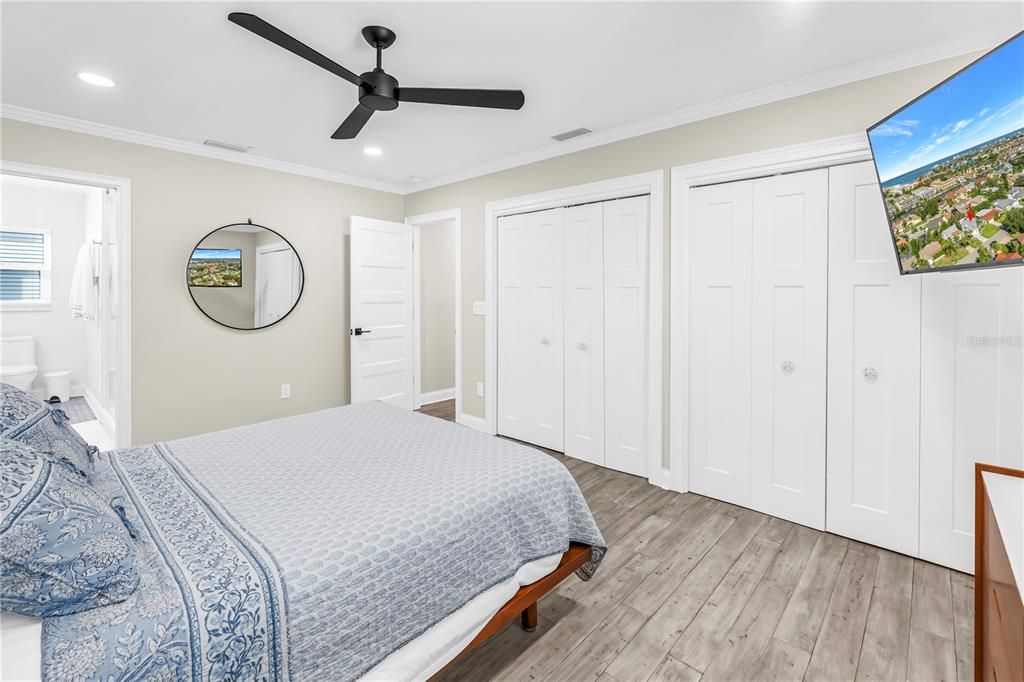 For Sale: $1,089,000 (3 beds, 2 baths, 2005 Square Feet)