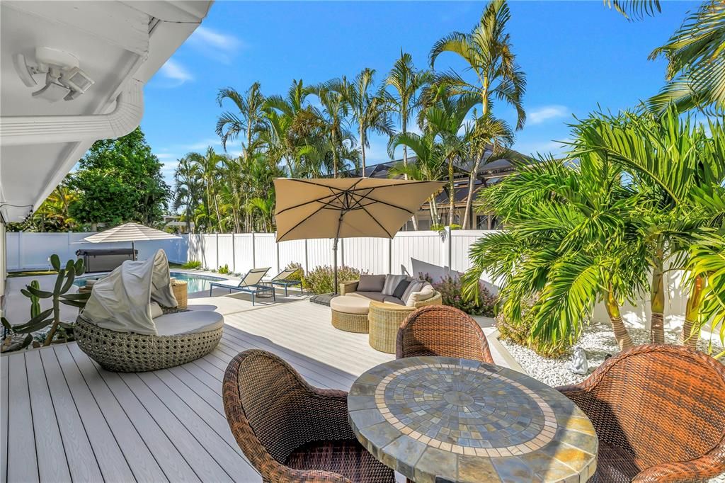 For Sale: $1,089,000 (3 beds, 2 baths, 2005 Square Feet)