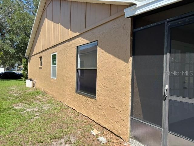 For Sale: $335,000 (3 beds, 2 baths, 1574 Square Feet)