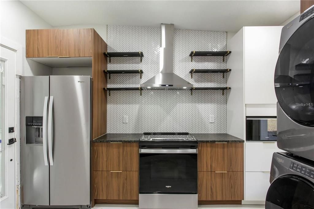 For Sale: $559,900 (3 beds, 2 baths, 1671 Square Feet)