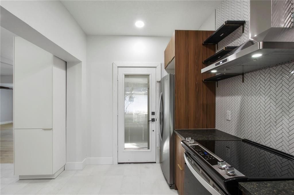 For Sale: $559,900 (3 beds, 2 baths, 1671 Square Feet)