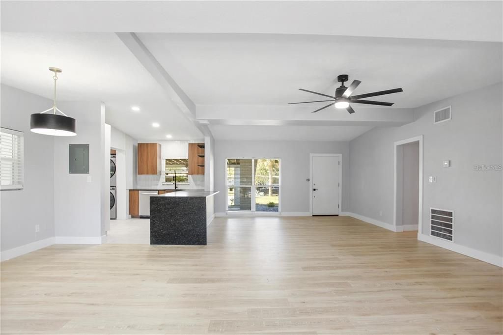 For Sale: $559,900 (3 beds, 2 baths, 1671 Square Feet)