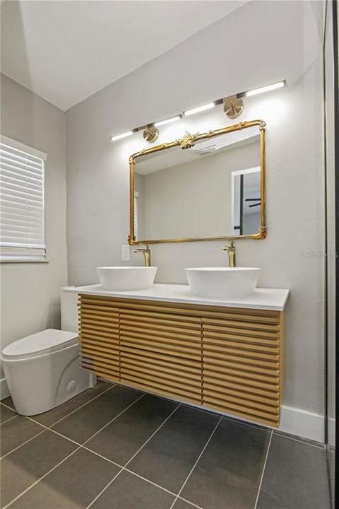For Sale: $559,900 (3 beds, 2 baths, 1671 Square Feet)