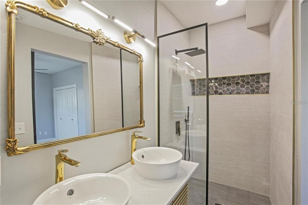 For Sale: $559,900 (3 beds, 2 baths, 1671 Square Feet)