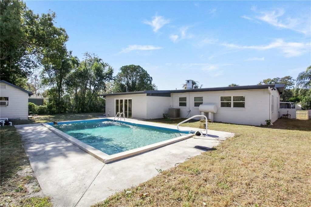 For Sale: $559,900 (3 beds, 2 baths, 1671 Square Feet)