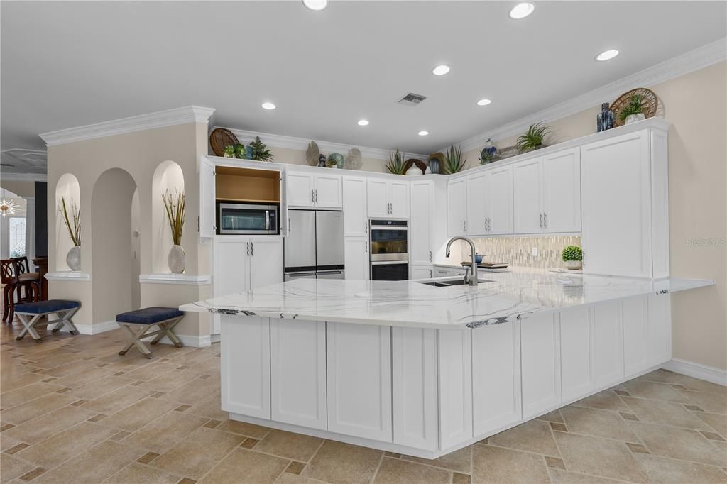 En Venta: $625,000 (3 camas, 2 baños, 2443 Pies cuadrados)