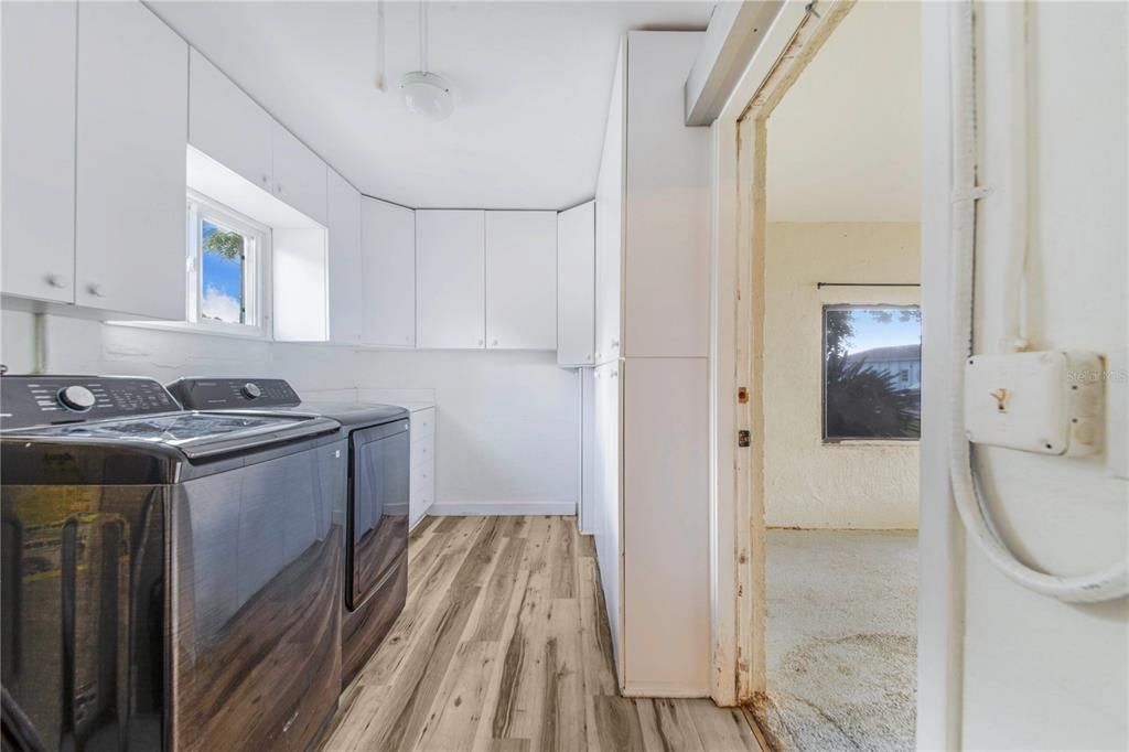 На продажу: $279,000 (3 спален, 2 ванн, 1820 Квадратных фут)
