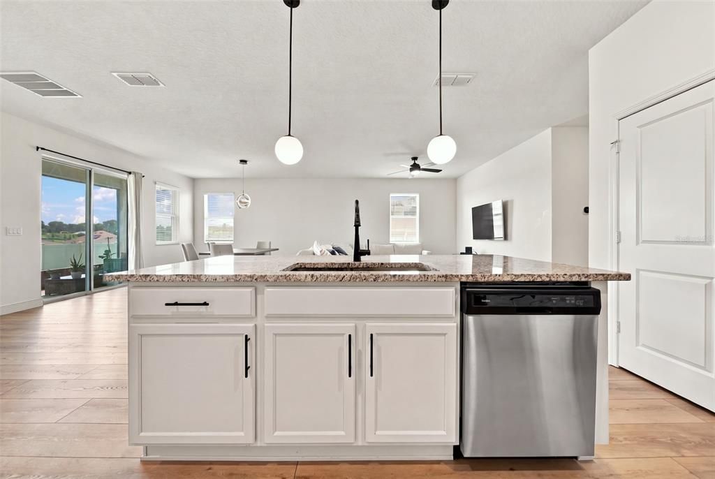 For Sale: $485,000 (4 beds, 2 baths, 1983 Square Feet)