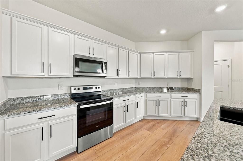 For Sale: $485,000 (4 beds, 2 baths, 1983 Square Feet)