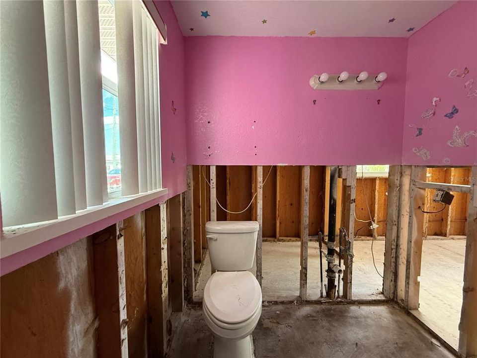 На продажу: $129,900 (3 спален, 1 ванн, 1240 Квадратных фут)