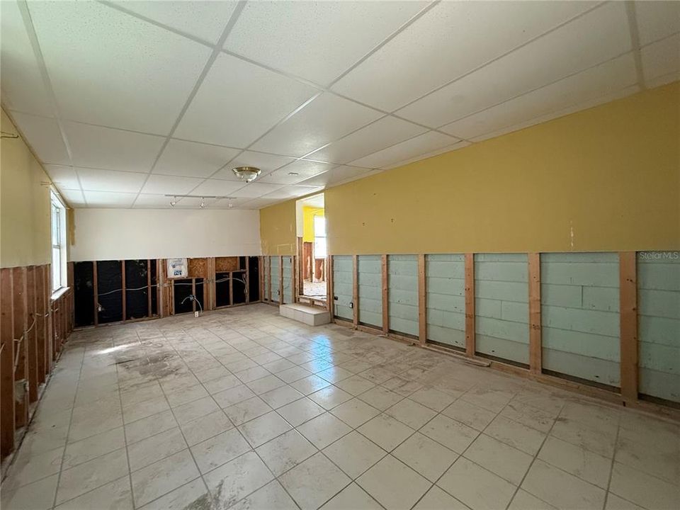 На продажу: $129,900 (3 спален, 1 ванн, 1240 Квадратных фут)