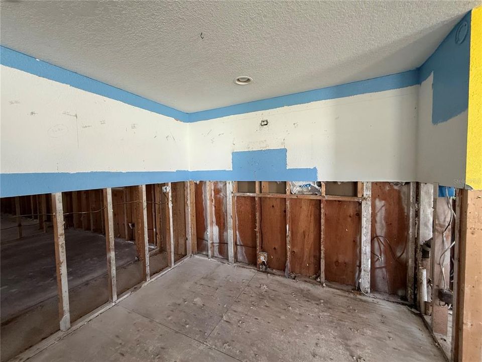 На продажу: $129,900 (3 спален, 1 ванн, 1240 Квадратных фут)