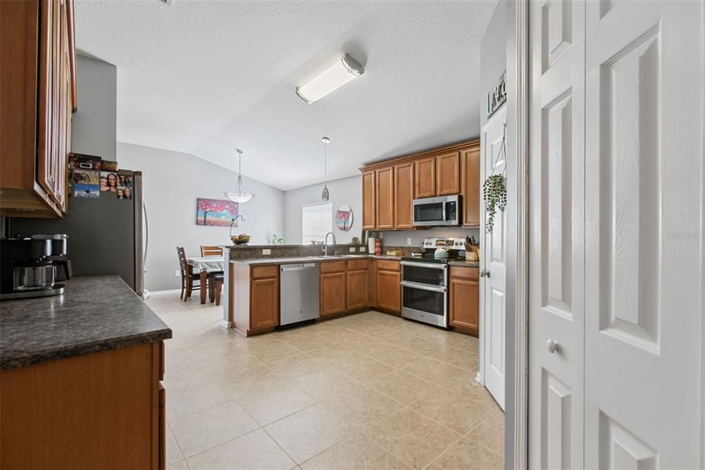 En Venta: $484,900 (4 camas, 3 baños, 2327 Pies cuadrados)