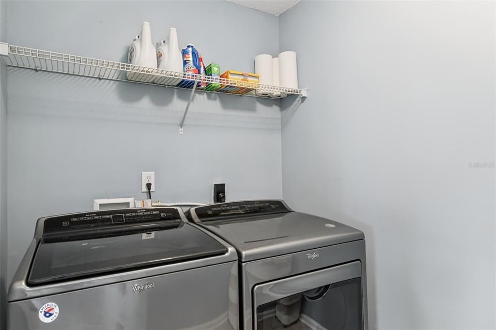 En Venta: $484,900 (4 camas, 3 baños, 2327 Pies cuadrados)