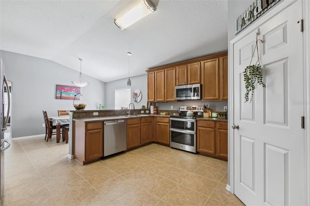 En Venta: $484,900 (4 camas, 3 baños, 2327 Pies cuadrados)