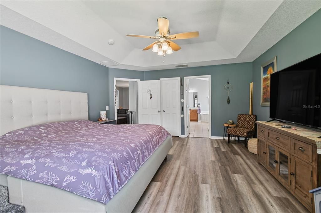 En Venta: $484,900 (4 camas, 3 baños, 2327 Pies cuadrados)