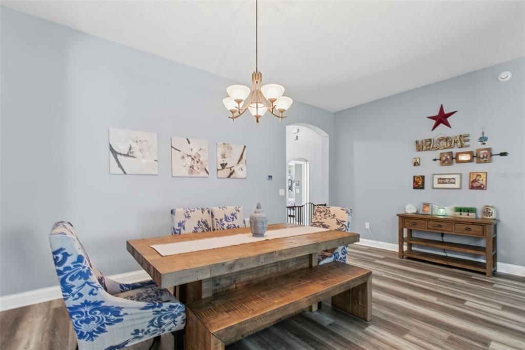 En Venta: $484,900 (4 camas, 3 baños, 2327 Pies cuadrados)