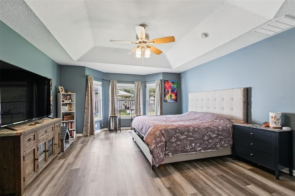 En Venta: $484,900 (4 camas, 3 baños, 2327 Pies cuadrados)