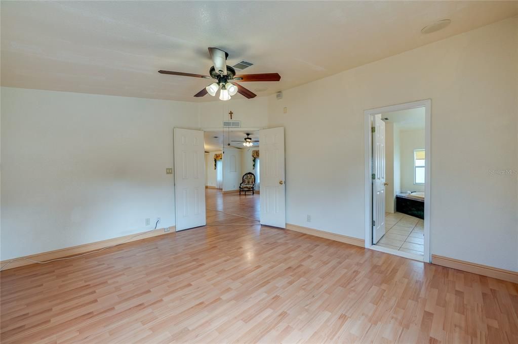 For Sale: $167,000 (3 beds, 2 baths, 1701 Square Feet)