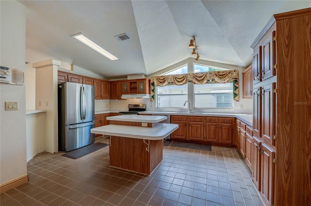 For Sale: $167,000 (3 beds, 2 baths, 1701 Square Feet)