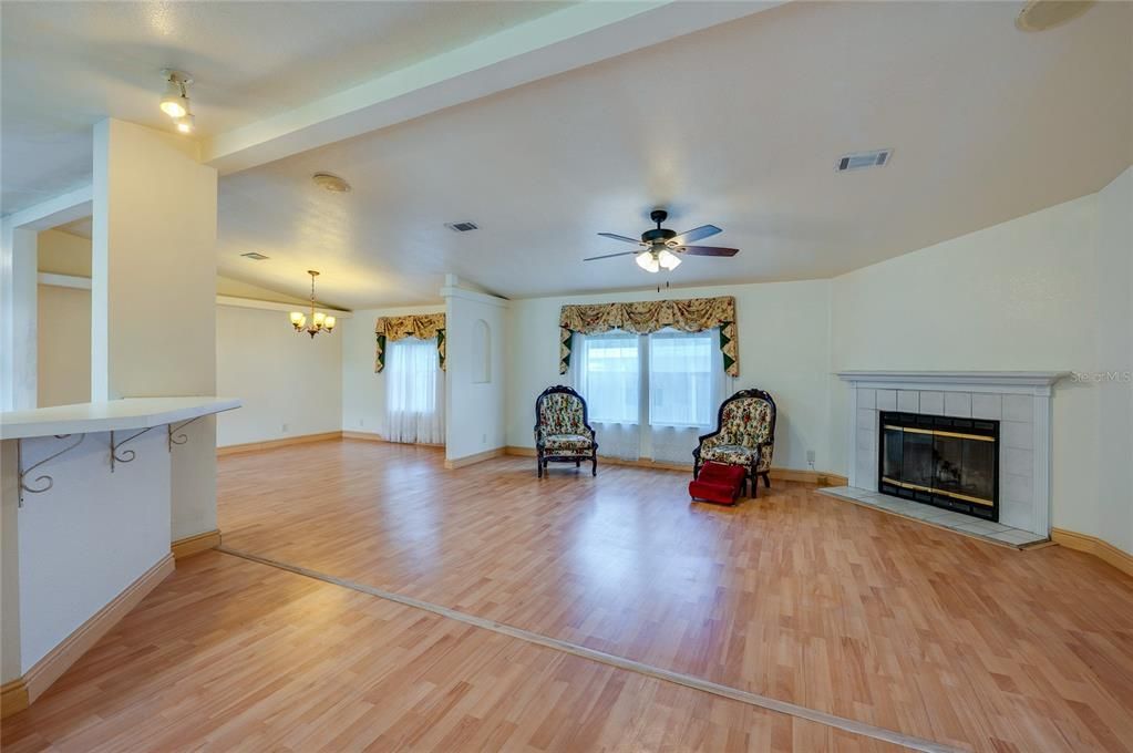 For Sale: $167,000 (3 beds, 2 baths, 1701 Square Feet)