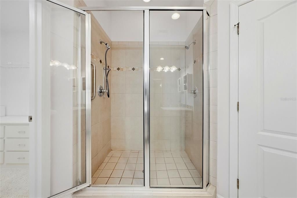 For Sale: $420,000 (3 beds, 2 baths, 1990 Square Feet)