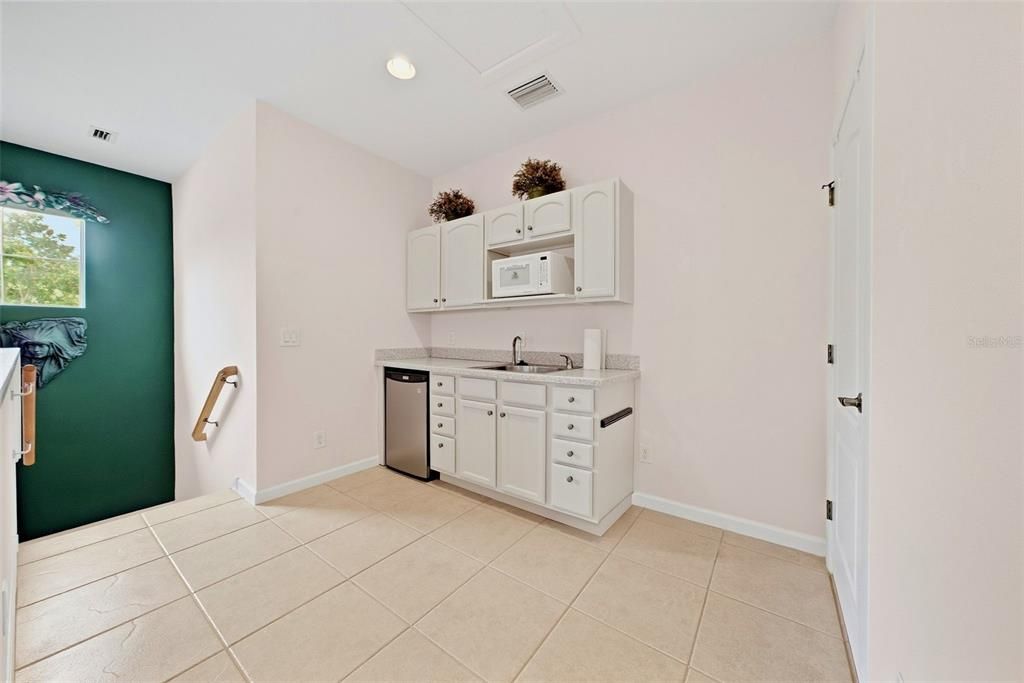 For Sale: $420,000 (3 beds, 2 baths, 1990 Square Feet)