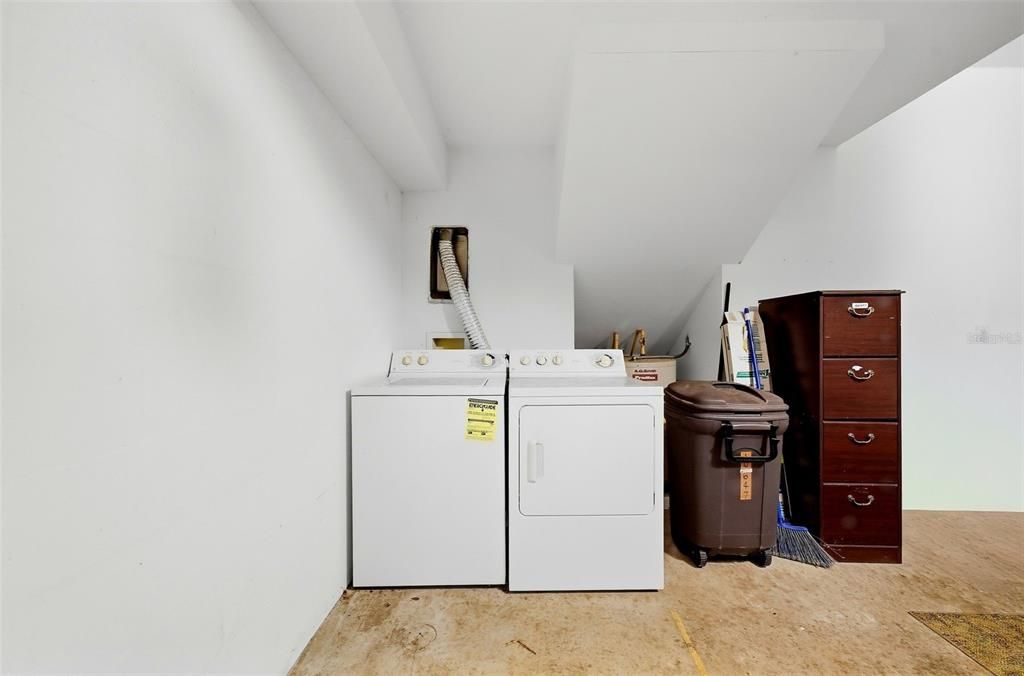 For Sale: $420,000 (3 beds, 2 baths, 1990 Square Feet)