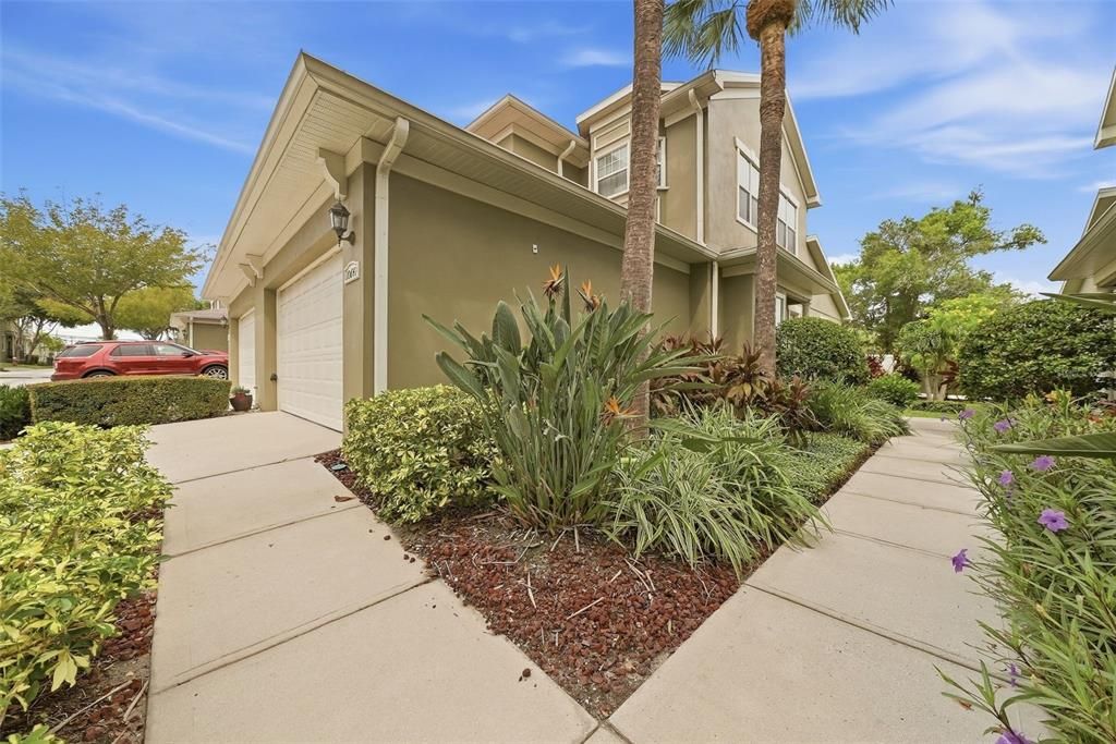 For Sale: $420,000 (3 beds, 2 baths, 1990 Square Feet)