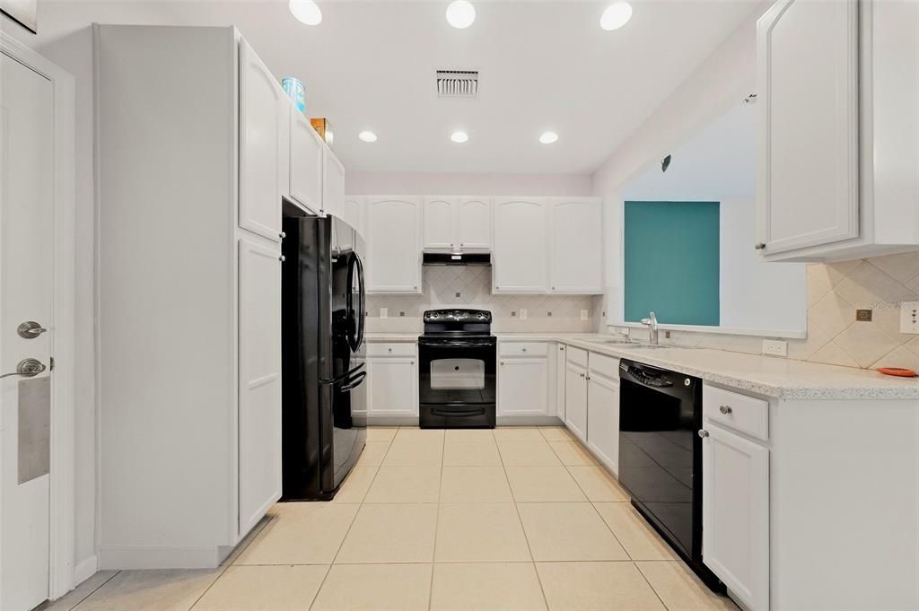 For Sale: $420,000 (3 beds, 2 baths, 1990 Square Feet)