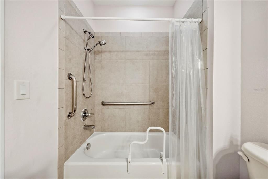 For Sale: $420,000 (3 beds, 2 baths, 1990 Square Feet)