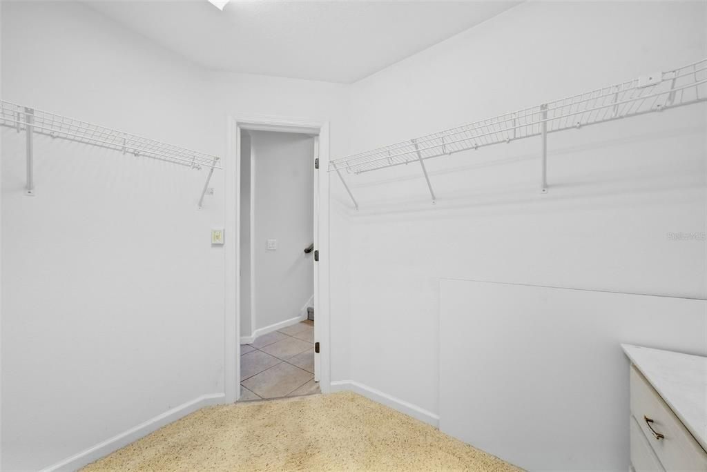 For Sale: $420,000 (3 beds, 2 baths, 1990 Square Feet)