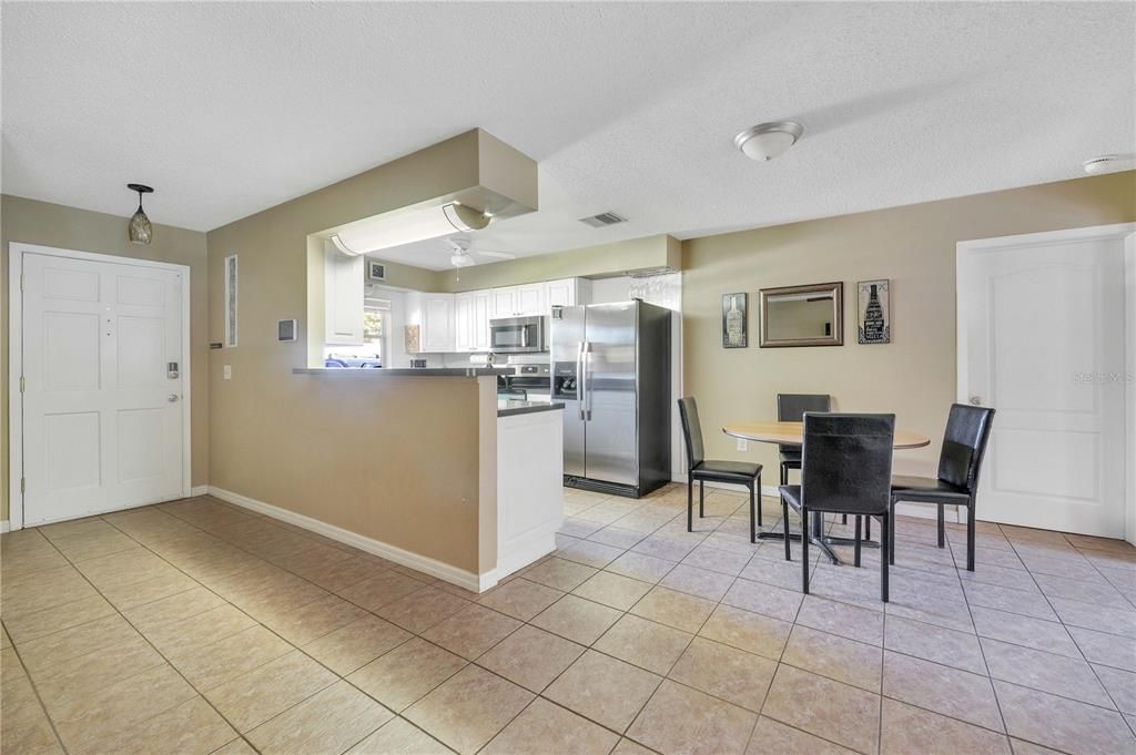 For Rent: $2,750 (3 beds, 2 baths, 1236 Square Feet)