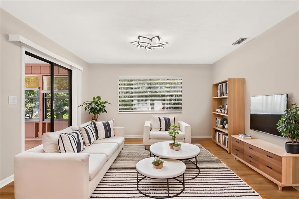 For Sale: $235,000 (2 beds, 2 baths, 1372 Square Feet)