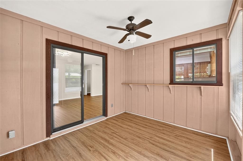 For Sale: $235,000 (2 beds, 2 baths, 1372 Square Feet)