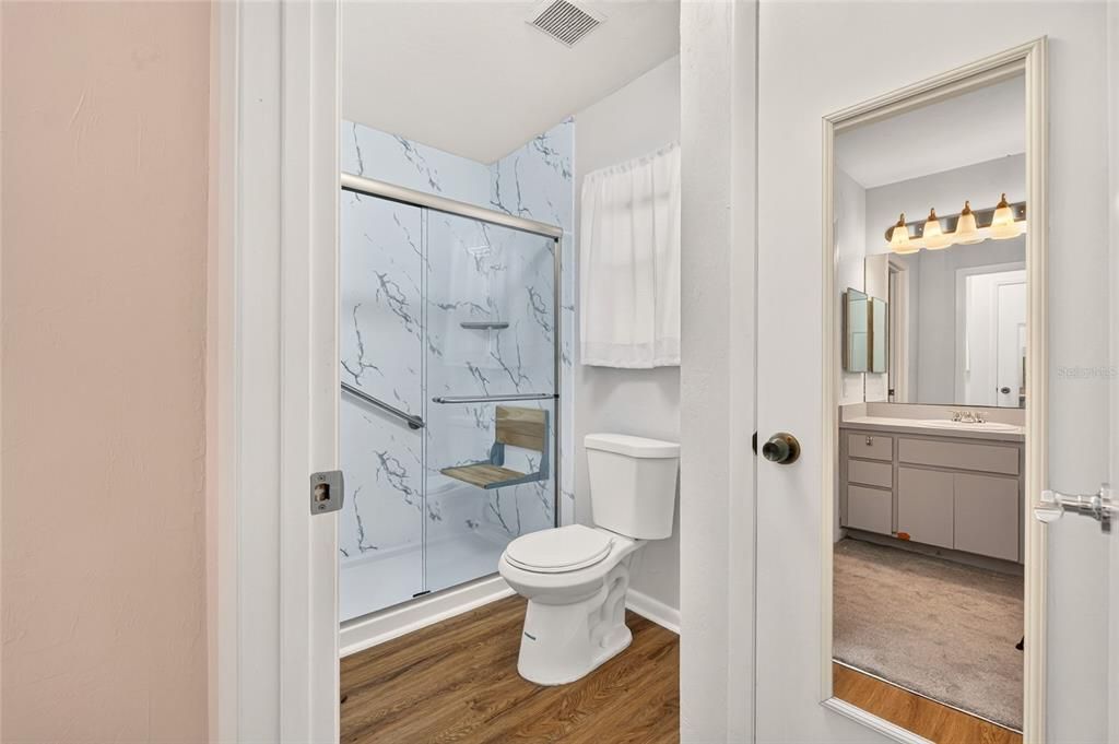 For Sale: $235,000 (2 beds, 2 baths, 1372 Square Feet)