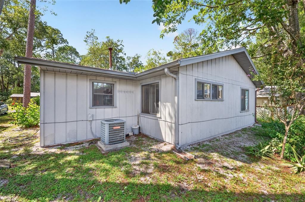 For Sale: $235,000 (2 beds, 2 baths, 1372 Square Feet)