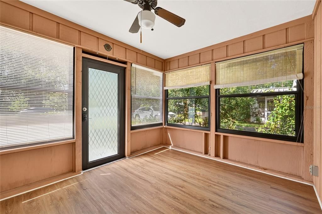For Sale: $235,000 (2 beds, 2 baths, 1372 Square Feet)