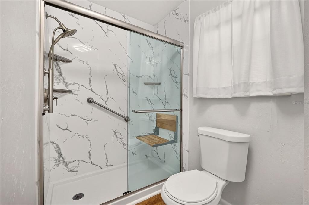 For Sale: $235,000 (2 beds, 2 baths, 1372 Square Feet)
