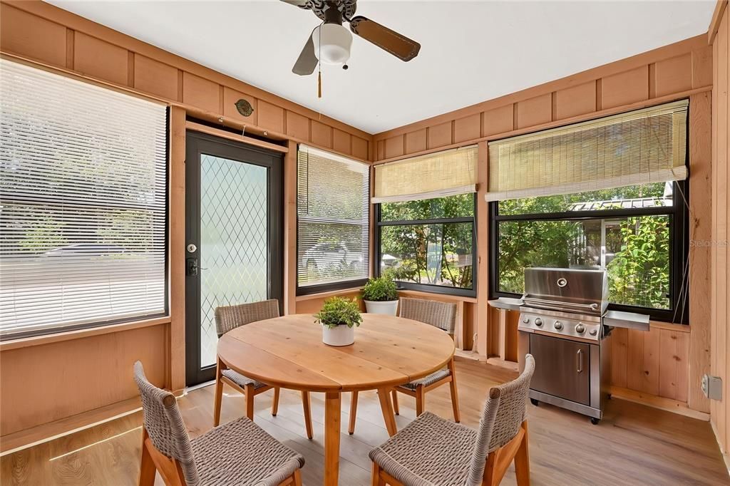 For Sale: $235,000 (2 beds, 2 baths, 1372 Square Feet)