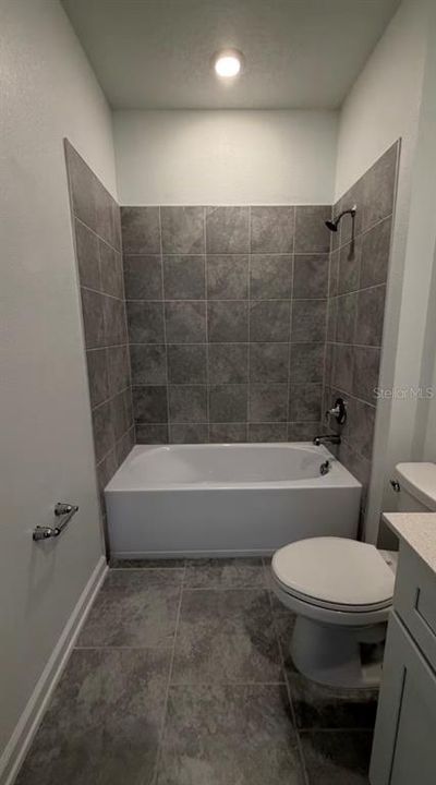 En Renta: $2,495 (3 camas, 2 baños, 2024 Pies cuadrados)