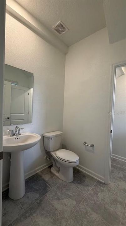 En Renta: $2,495 (3 camas, 2 baños, 2024 Pies cuadrados)
