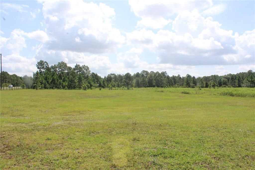 待售: $1,100,000 (24.28 acres)