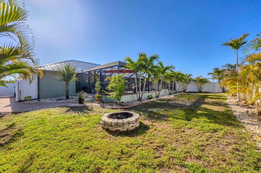 En Venta: $333,000 (3 camas, 2 baños, 1615 Pies cuadrados)
