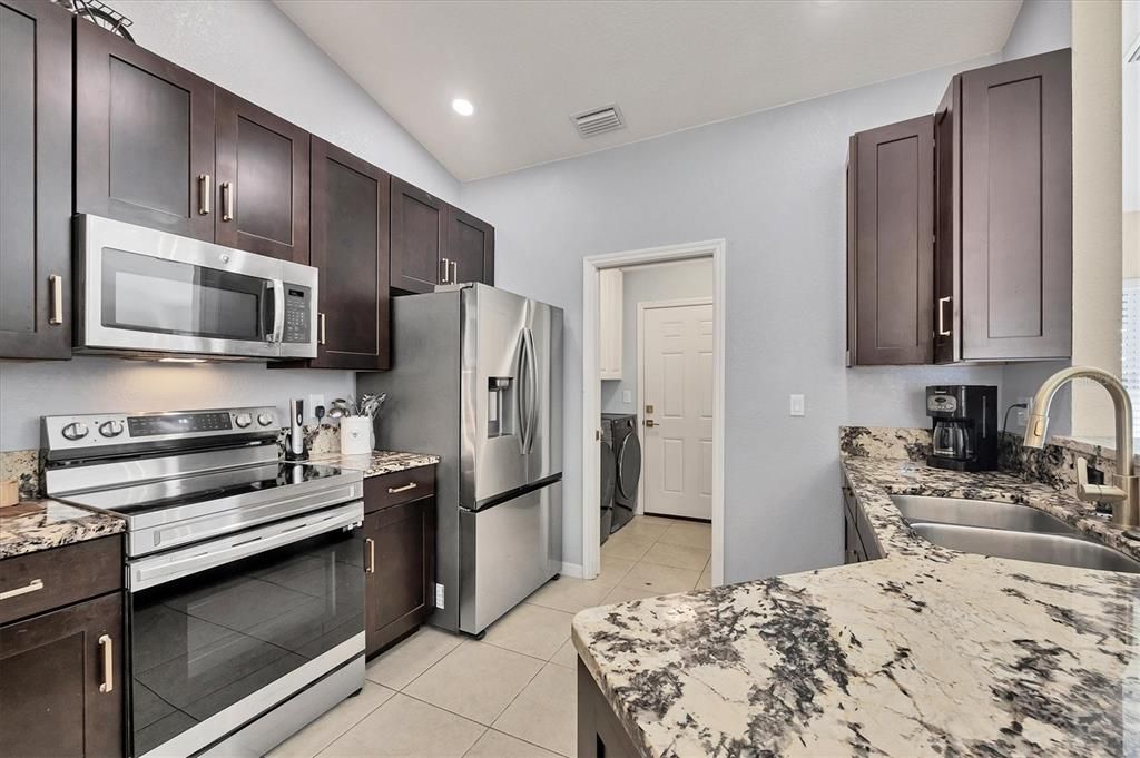 En Venta: $333,000 (3 camas, 2 baños, 1615 Pies cuadrados)