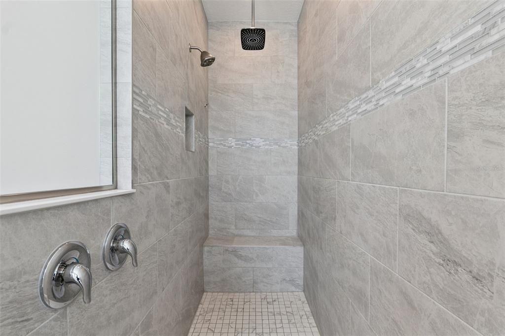 En Venta: $1,159,900 (7 camas, 4 baños, 4720 Pies cuadrados)