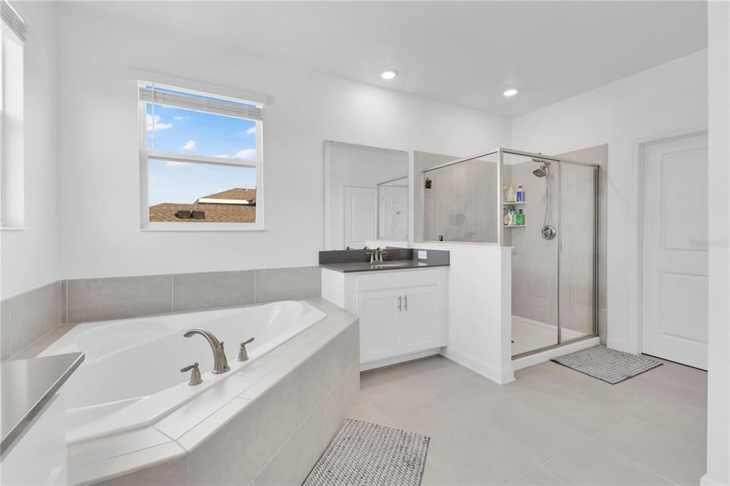 For Sale: $535,000 (5 beds, 3 baths, 3288 Square Feet)
