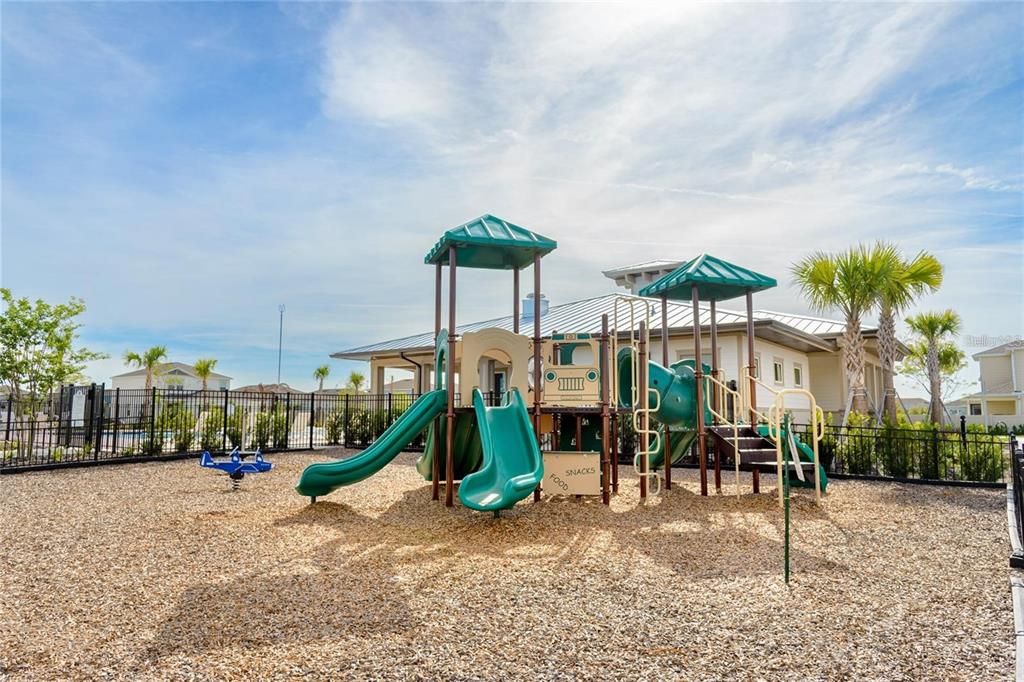 For Sale: $535,000 (5 beds, 3 baths, 3288 Square Feet)