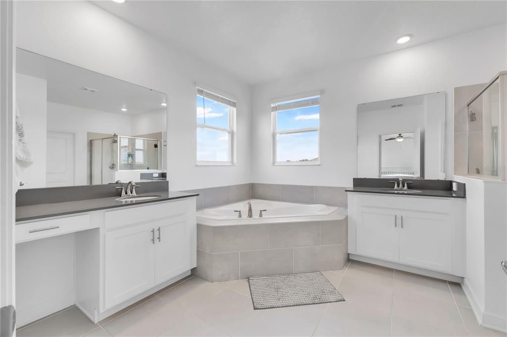 For Sale: $535,000 (5 beds, 3 baths, 3288 Square Feet)